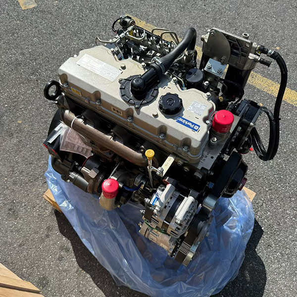 Excellente nouvelle ! Les moteurs Perkins C4.4 sont de nouveau en stock